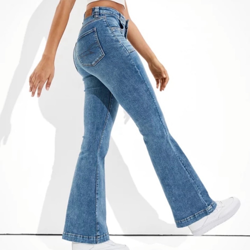 American Eagle Outfitters Super Hi-Rise Flare Jeans in Blue Wash Size 4 - Picture 15 of 15